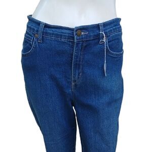 122115.Gloria Vanderbilt Straight leg Jeans Size 8, W28" 28"Inseam 10"Rise